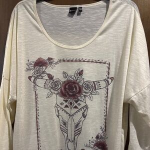 Gently used Cruel Lightweight 3/4 sleeve top, size XXL